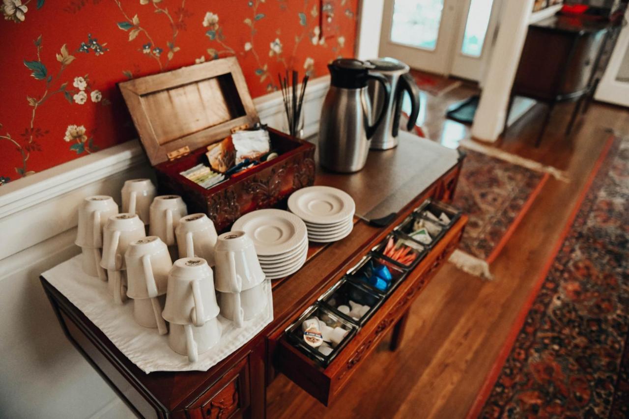 China Clipper Inn (Adults Only) Юрей Екстериор снимка