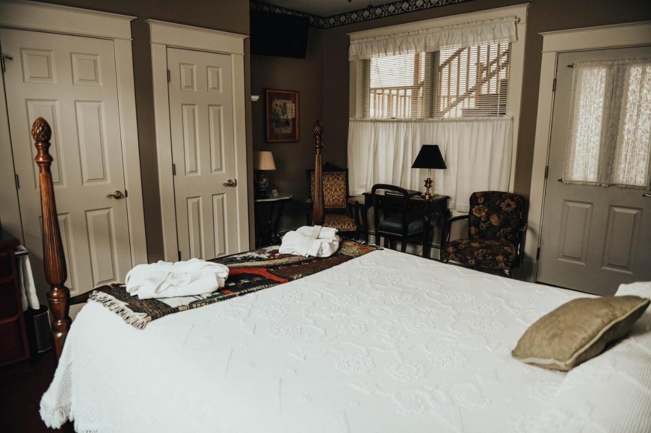 China Clipper Inn (Adults Only) Юрей Екстериор снимка